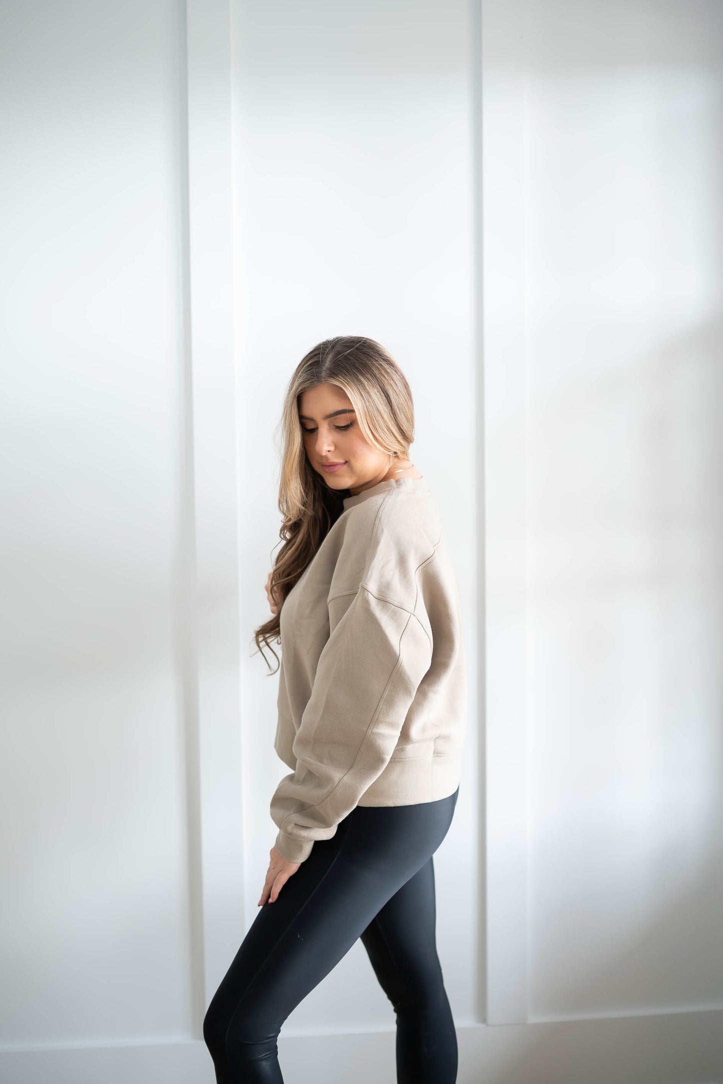 The Whitney Sweatshirt (2 Colors)