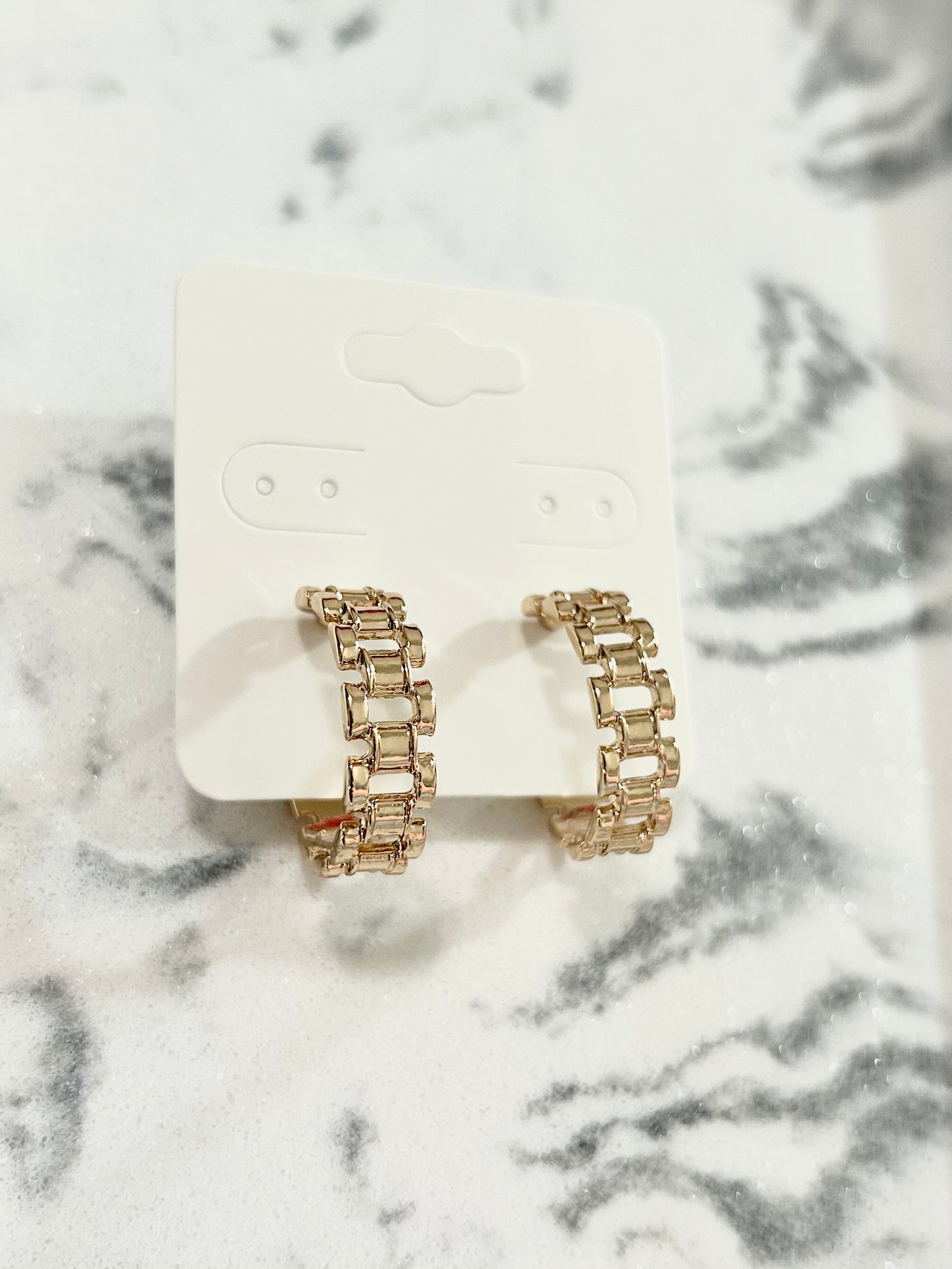 Chain Cutout Hoop