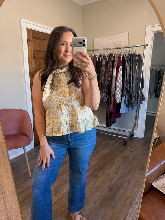 Self tie collar sleeveless top